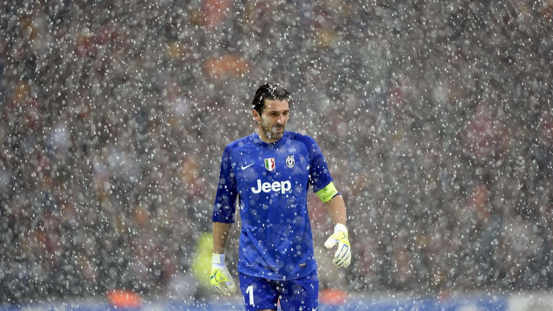 欧洲杯激战再轮回：战术变化打造奇迹！，欧洲杯战场